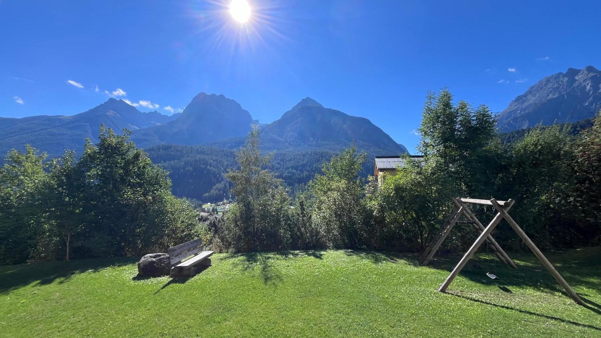 Apartment Aaa Allegra Rojo With Mountain View Scuol